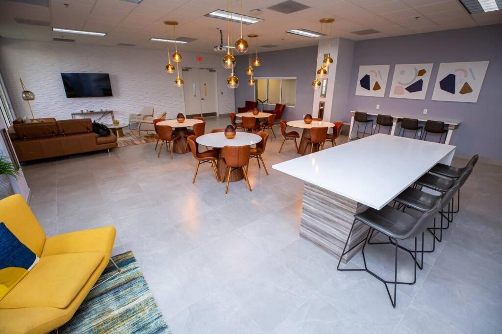 4br With Bay View At Brickell, Free Parking Miami